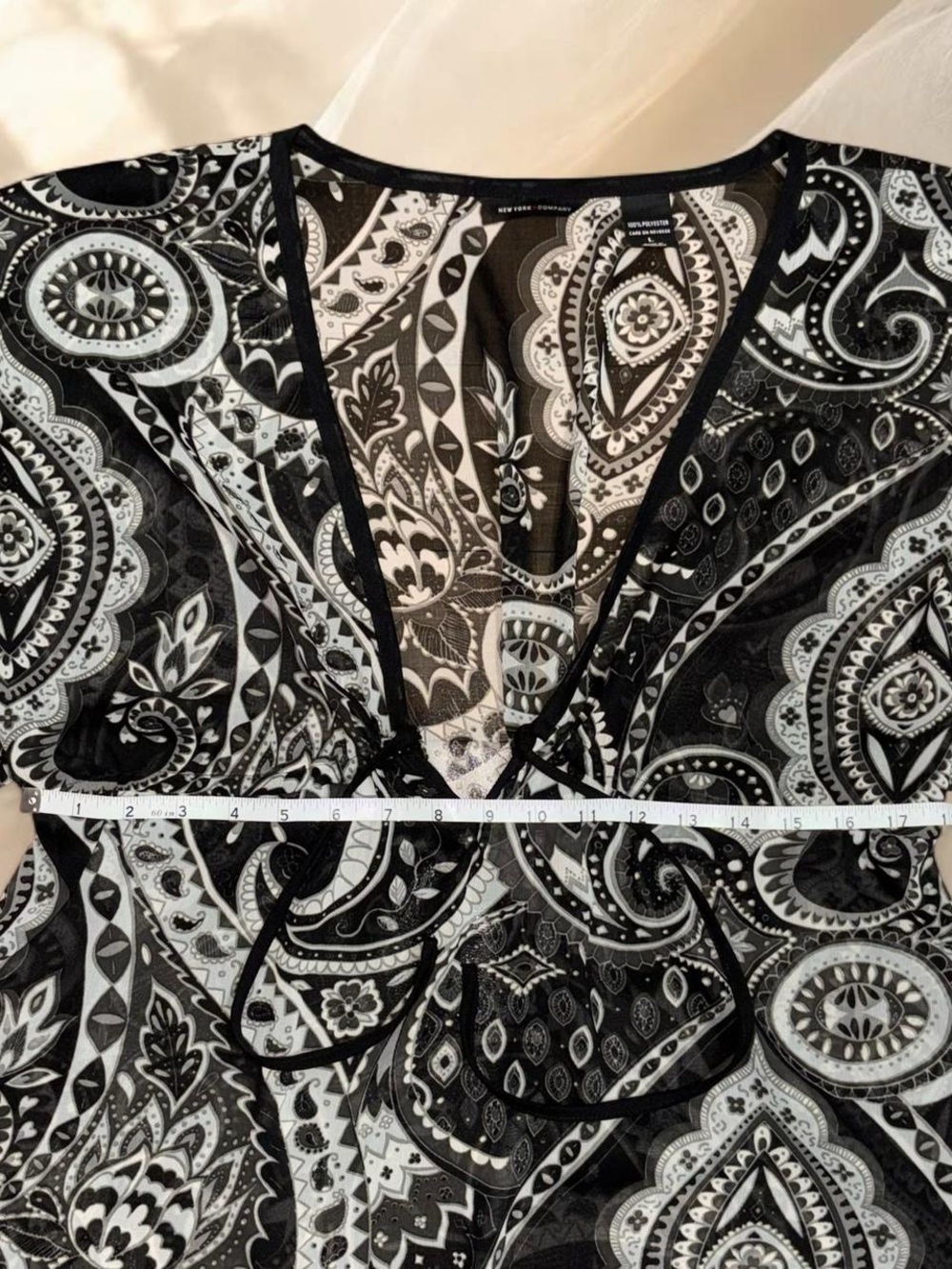 NY&Co Black White Paisley Tie Front Tunic Blouse L - Picture 5 of 5
